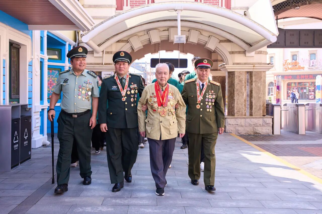 1760163745108433.jpg 2.jpg