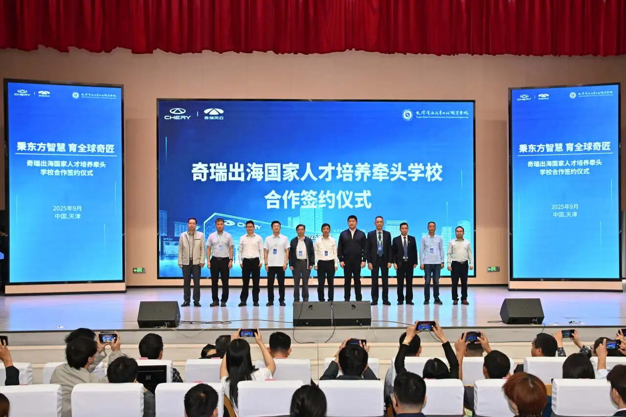 1760164421911853.jpg 2.jpg